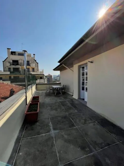 Lägenhet Appartamento Charme: Milano